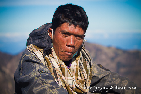 Amag, mon porteur avec qui je suis allé au sommet du Rinjani Amag, mon porteur avec qui je suis allé au sommet du Rinjani