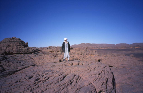 Marche vers l’intérieur du massif de l’Akakus, le 15 février 2002 Marche vers l’intérieur du massif de l’Akakus, le 15 février 2002