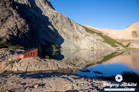 Le refuge Manfredo Segre au petit matin
