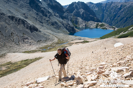 Dans les éboulis pour monter au col entre le Cerro Negre et le Bailey Willis