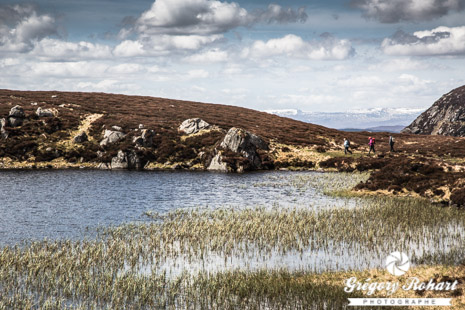 Au loin les sommets enneigés des Cairngorms