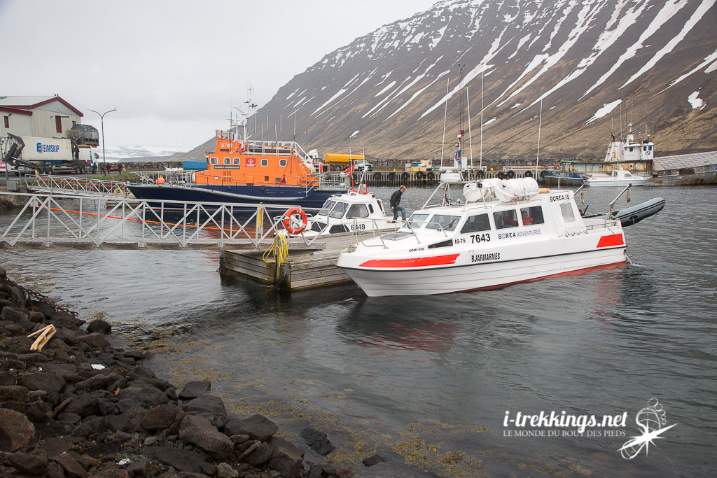 Borea boat dans le port d'Ísafjörður