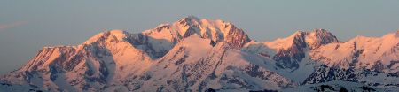 Chaîne du Mont Blanc depuis le gîte de Savoie Claire