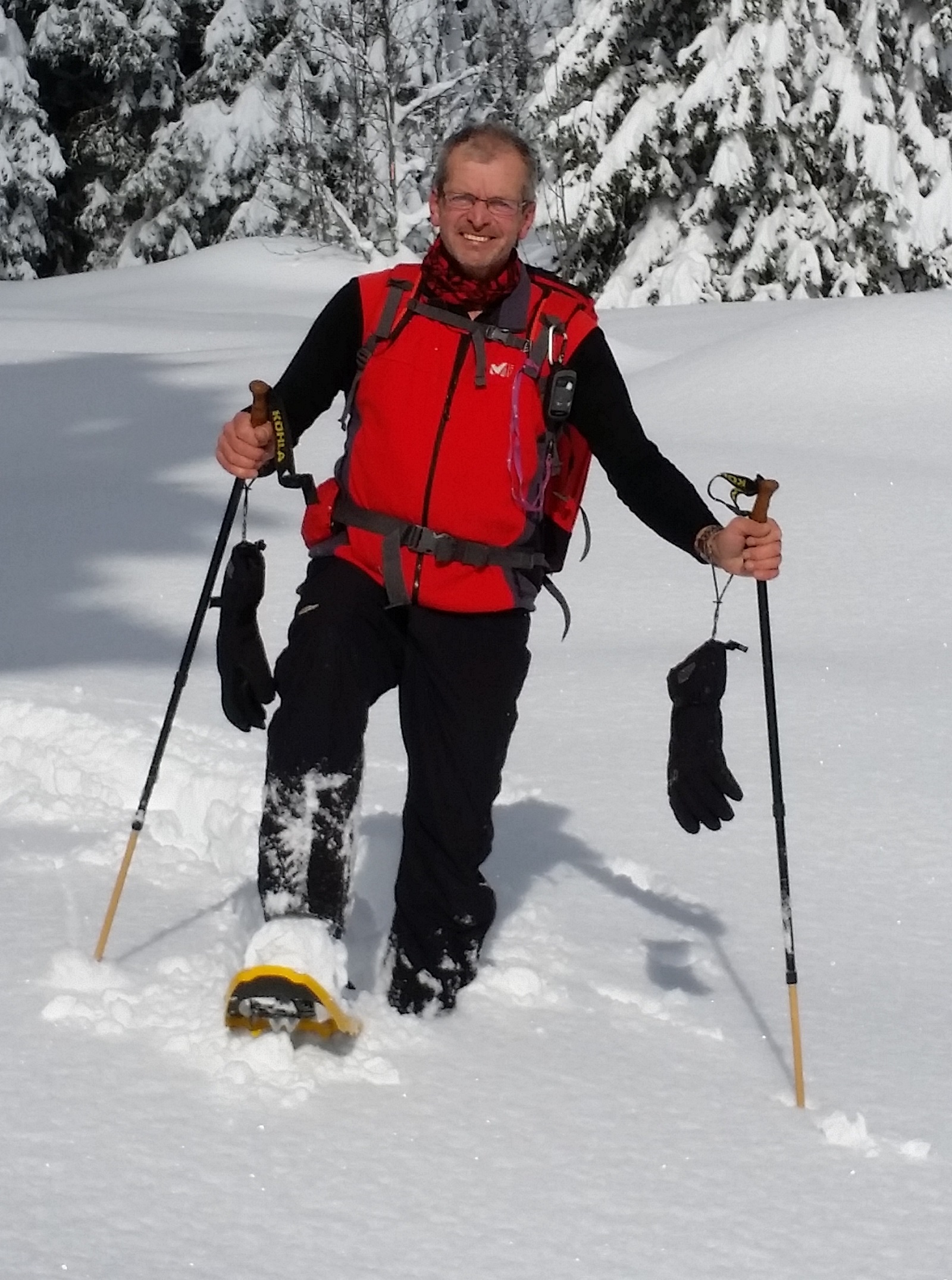Raquettes à neige dans la poudreuse