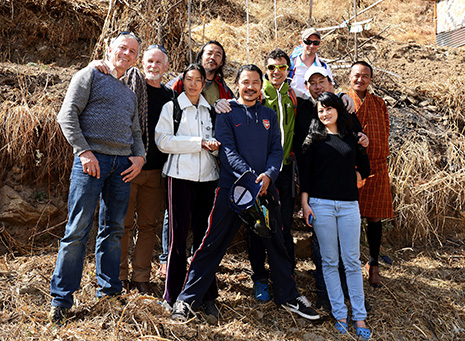 Equipe franco-bhoutanaise pour le projet d'escalade - © Robert Dompnier