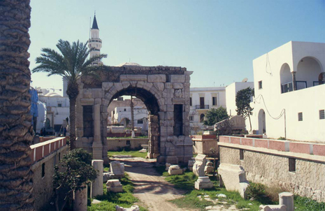 L'arc de triomphe de Marc-Aurèle à Tripoli, le 10 février 2002