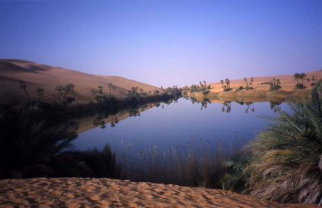 Le lac d’Um el Ma dans l’erg d’Ubari, le 22 février 2002