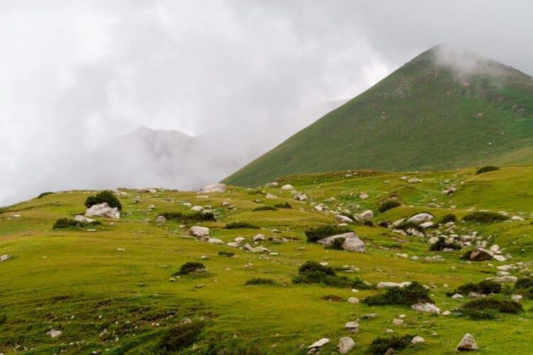 Paysage pluvieux, Trekking dans les Tian-Shan du Terskey Alatoo