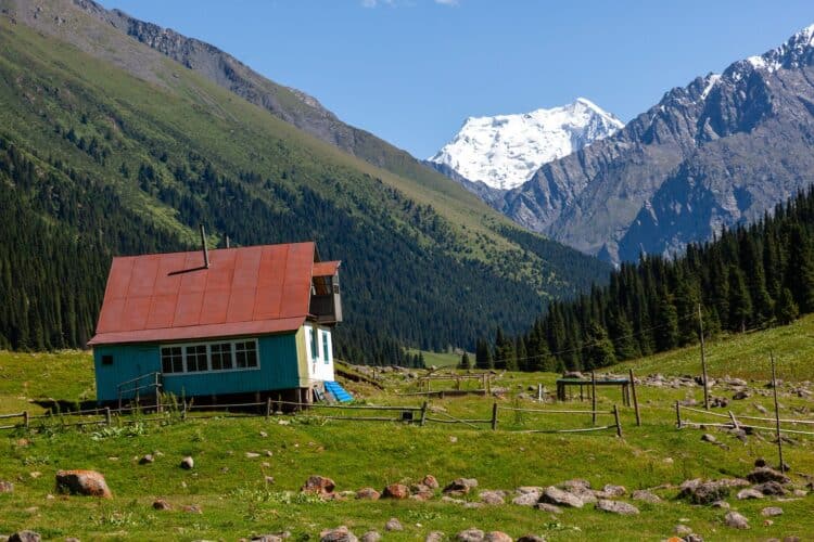 Refuge, Trekking dans les Tian-Shan du Terskey Alatoo