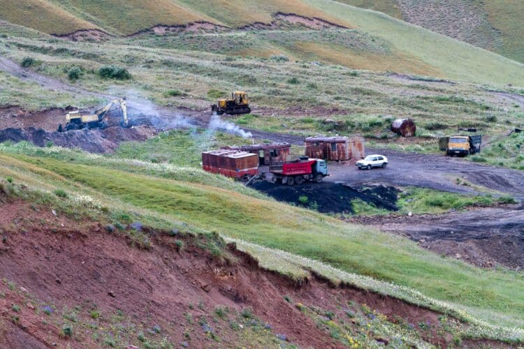 Mine de charbon de Kara-Keche, Trekking Tian-Shan intérieur