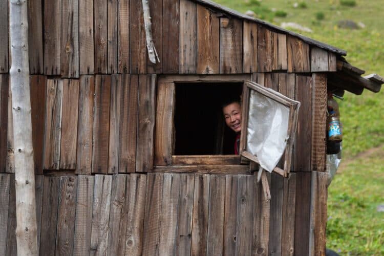 Cabane de nomades kirgizes près de la mine de min kush, Trekking dans le Tian-Shan intérieur