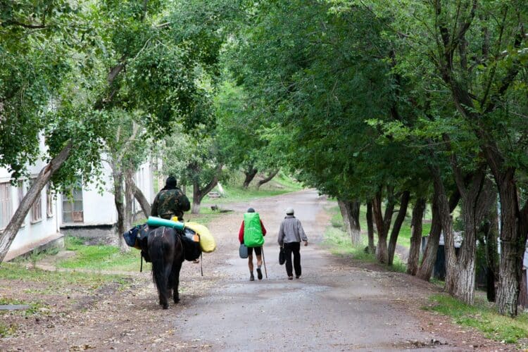 Min-Kush, Trekking dans le Tian-Shan intérieur