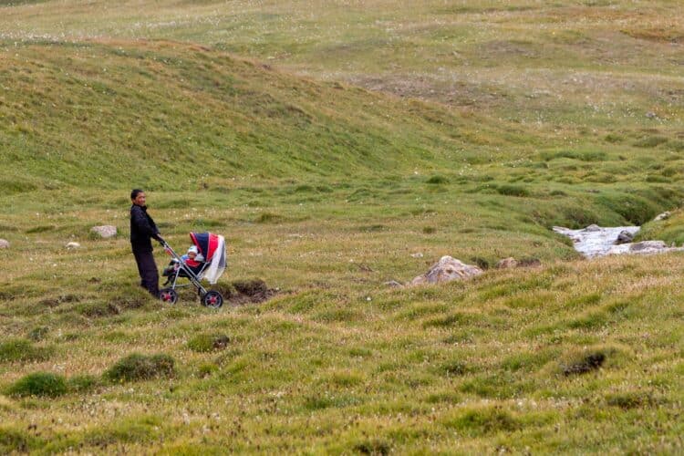 Pas besoin de trottoir pour les poussettes, Trekking Tian-Shan intérieur
