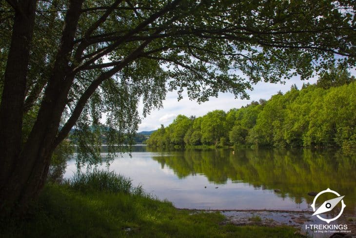 Lac de la Cassière, GR30, tour des lacs d'Auvergne