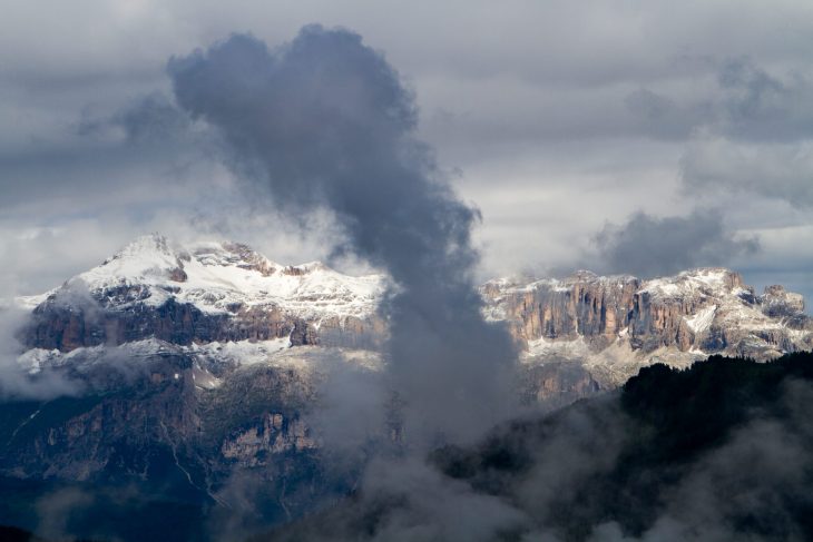 Dolomites sous les nuages