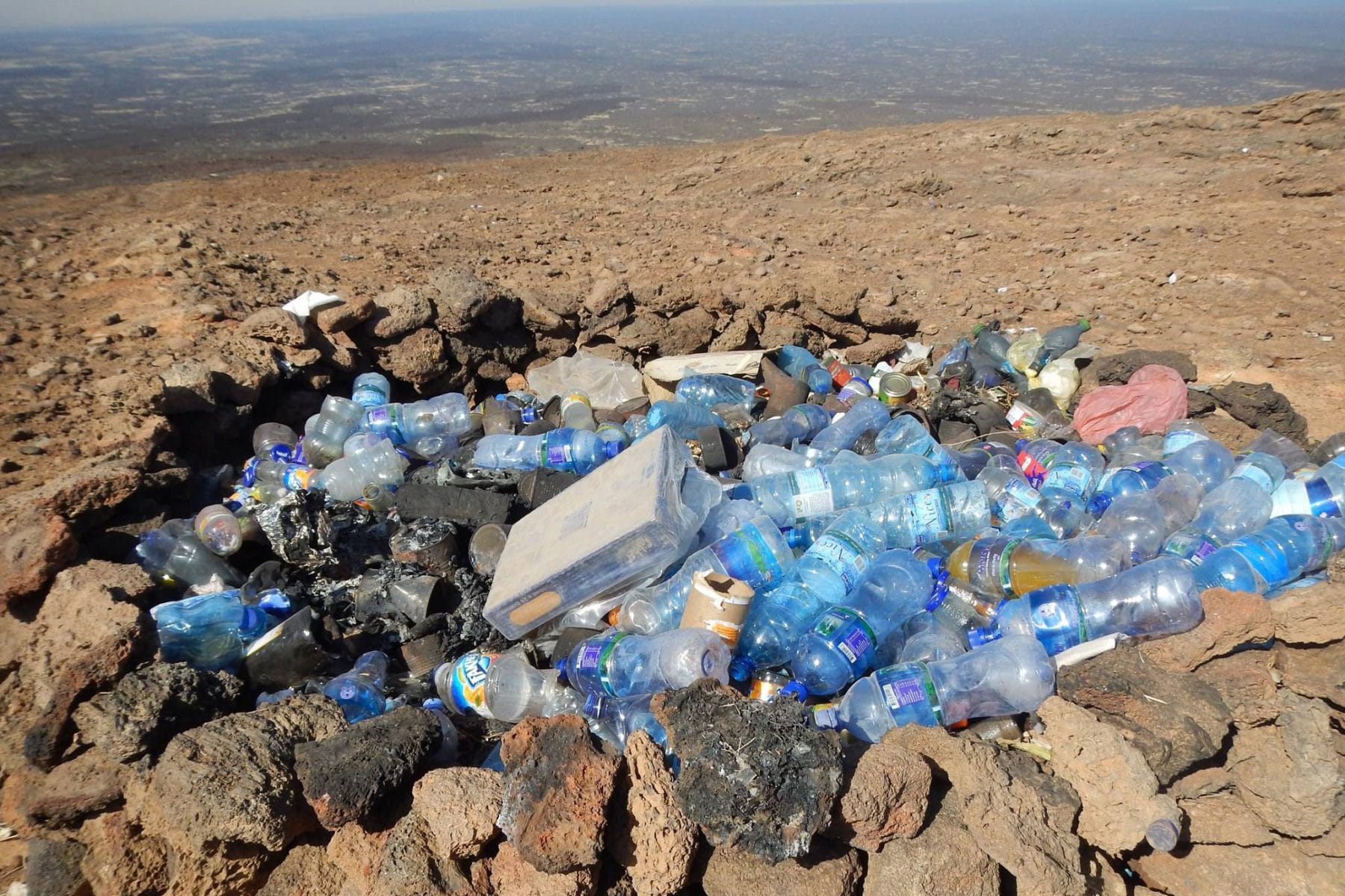 8 conseils pour réduire la pollution plastique en outdoor