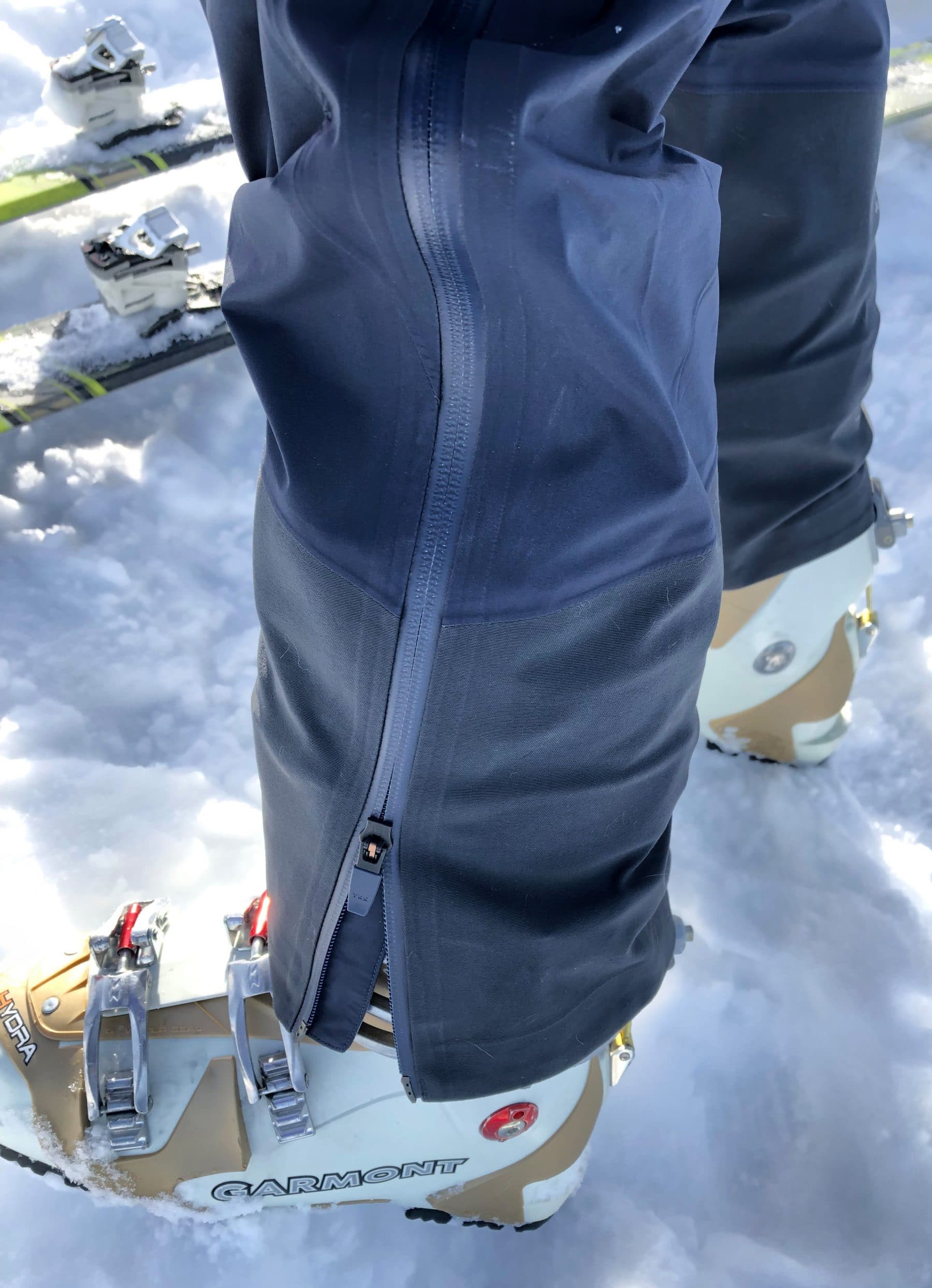 Bas du pantalon Mountain Hardwear Women’s Exposure2™ Gore-Tex® 3L Active Pant