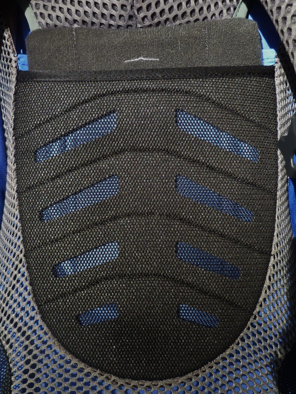 dos du sac à dos Osprey Ariel AG 65