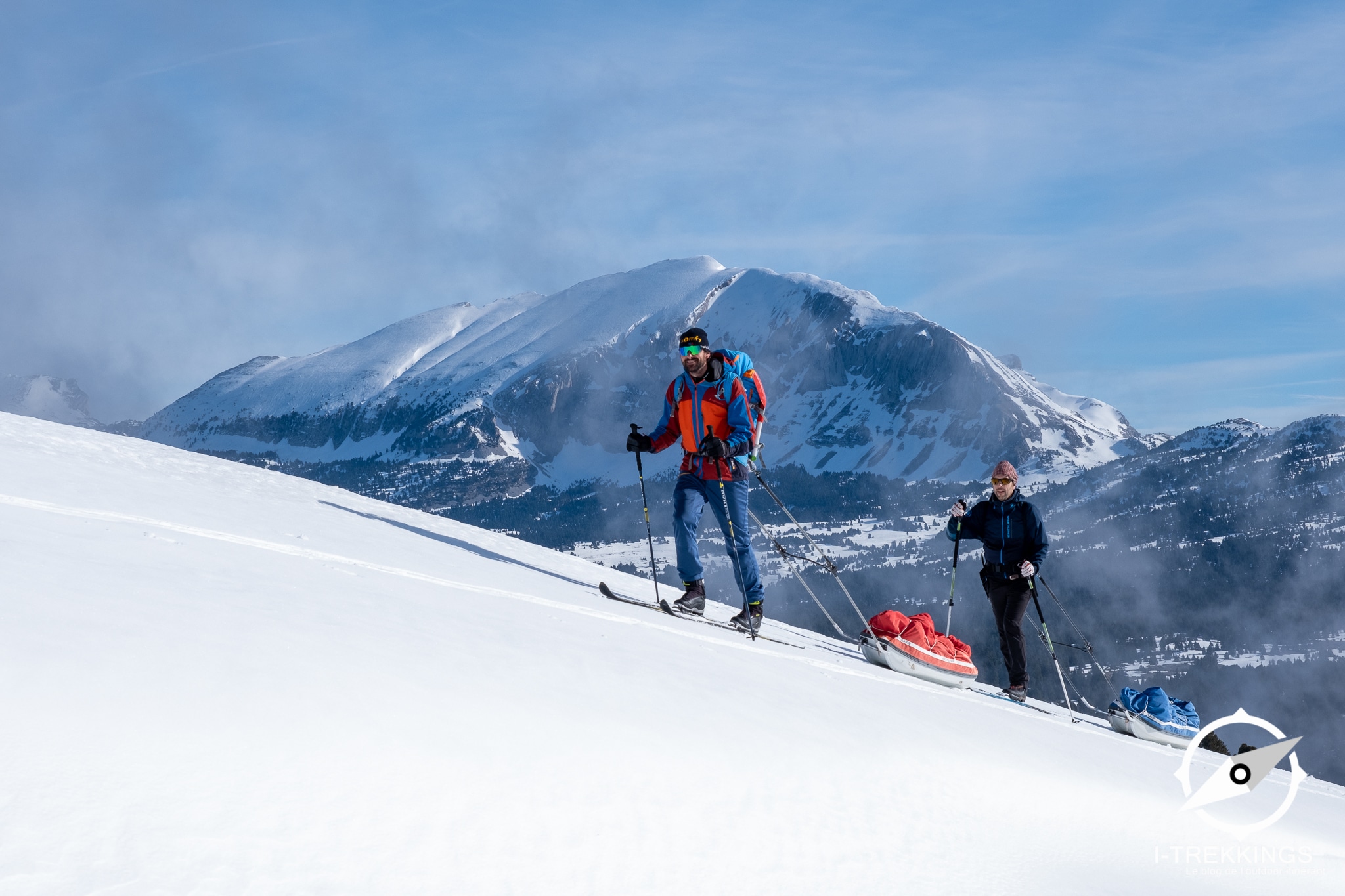 Ski de randonnée nordique avec pulka dans le Vercors
