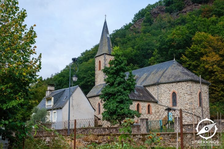 Eglise de Spontour, randonnée dans la Haute Vallée de la Dordogne