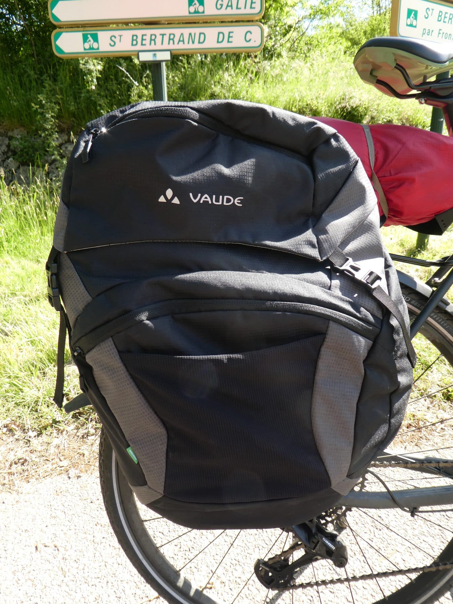 TEST  Sacoches Vaude ou Ortlieb pour voyager ?