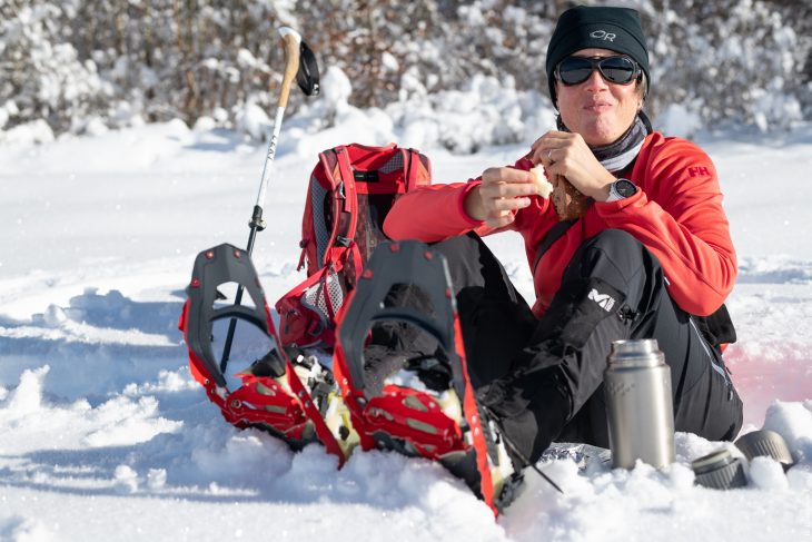 Pause en raquettes à neige