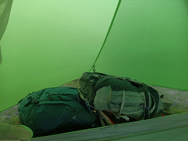 stockage dans l'abside, Tente Vaude Space Seamless 2-3p