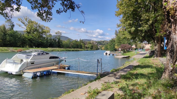 ViaRhôna à vélo entre Vienne et Arles avec un chien ViaRhôna à vélo entre Vienne et Arles avec un chien