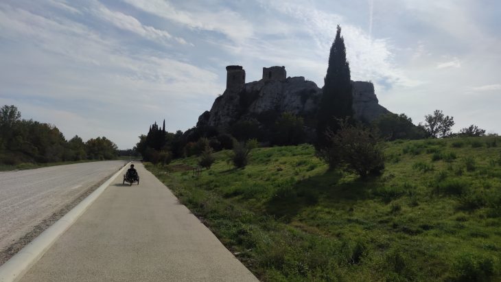 ViaRhôna à vélo entre Vienne et Arles avec un chien ViaRhôna à vélo entre Vienne et Arles avec un chien