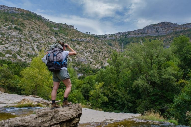 Cirque de Navacelles, GR®7, traversée du Massif Central par les parcs