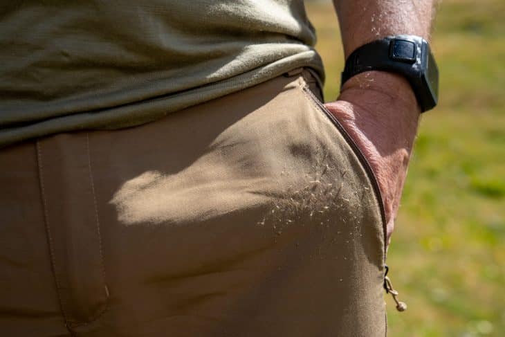 Partie du pantalon Forclaz MT500 qui bouloche