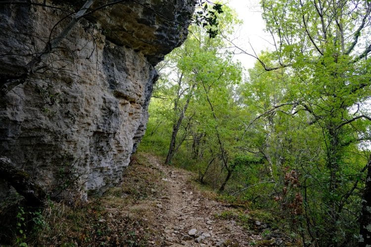 Falaises, Viens (massif du Luberon, Vaucluse)