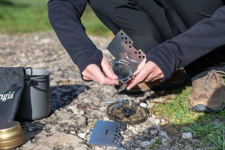 Test réchaud alcool Trangia Spirit Burner avec le pare-vent Trangia Triangle