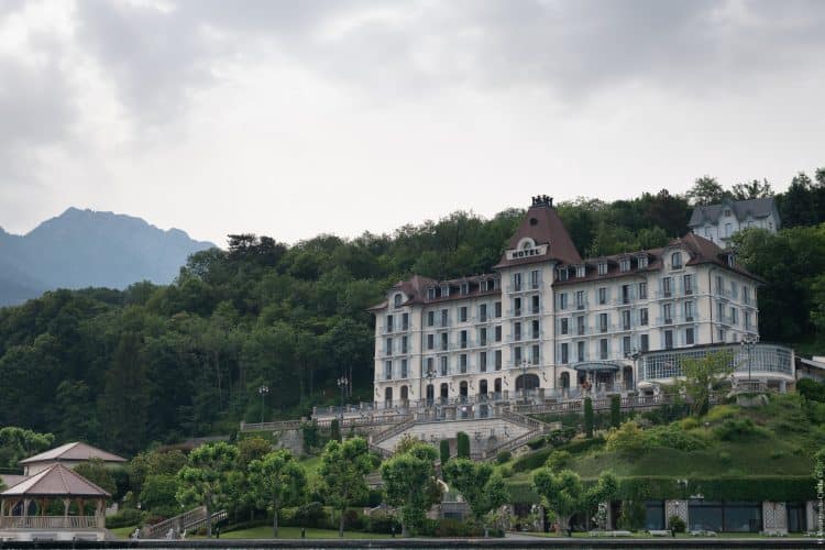 Tour et belvédère du lac d'Annecy