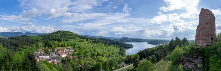 Pierre Percée, son lac et son château, GR® de Pays de la Déodatie (boucle Nord)