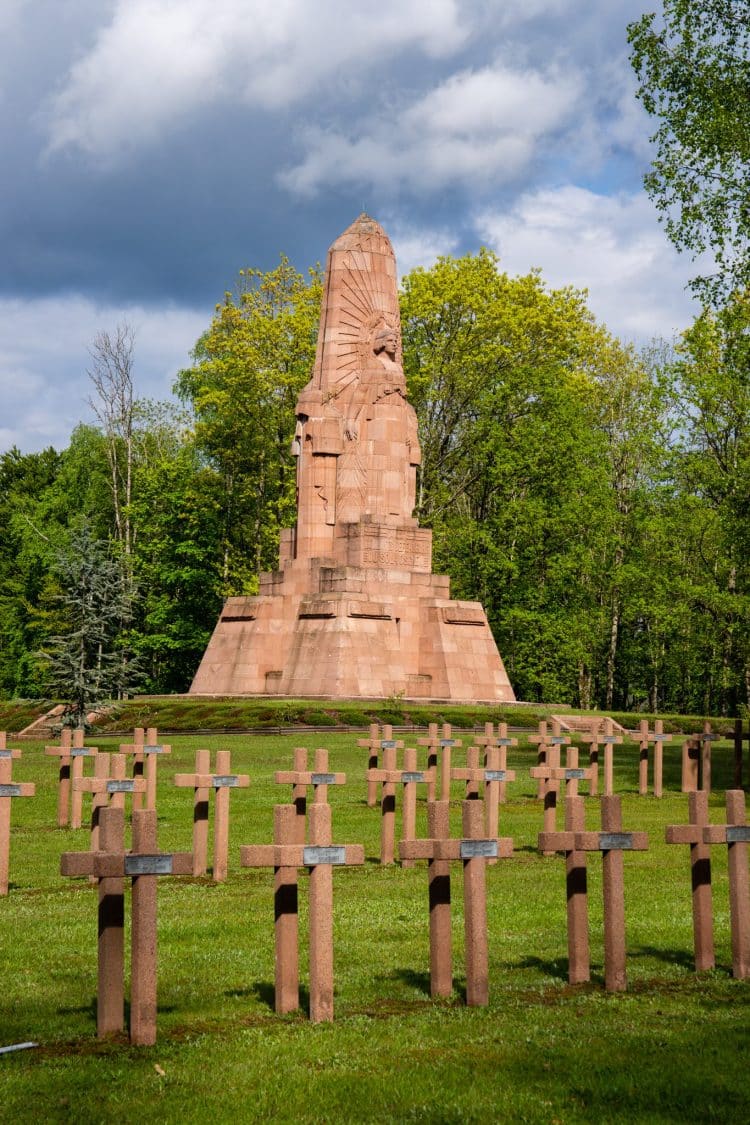 Nécropole de la Fontenelle, GR® de Pays de la Déodatie (boucle Nord)