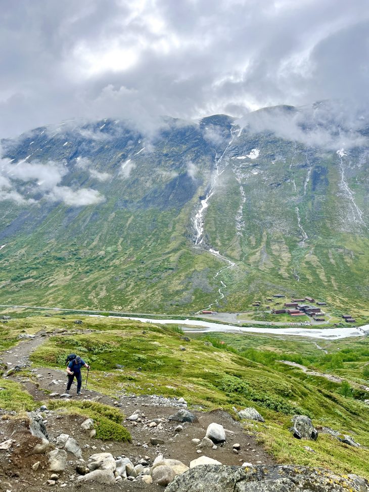 On voit encore le fond de la vallée, Traversée du Jotunheimen à pied