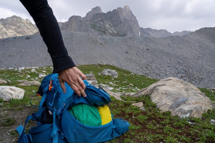 Ouverture par le bas du Sac à dos Ortovox Peak 35