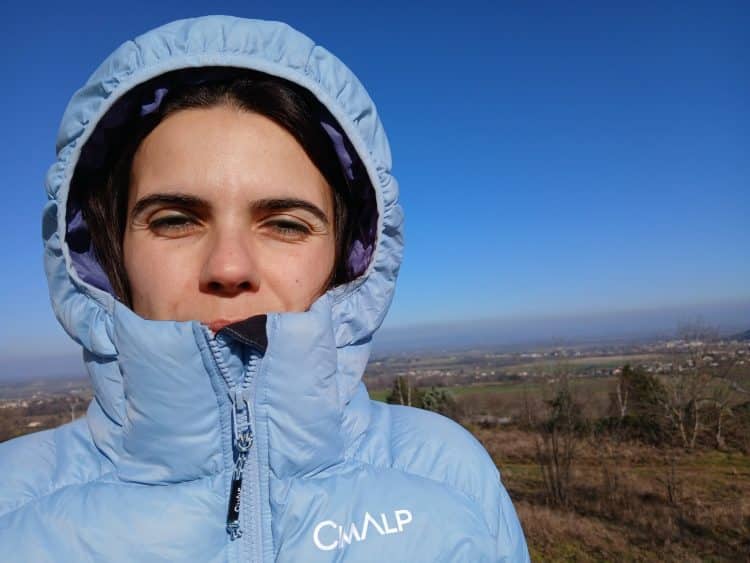 Capuche enveloppante et confortable de la doudoune CimAlp Lory