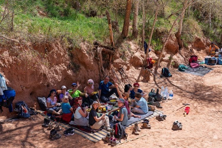 Pause pique-nique, Randonnée dans la Vallée des Roses (Maroc)