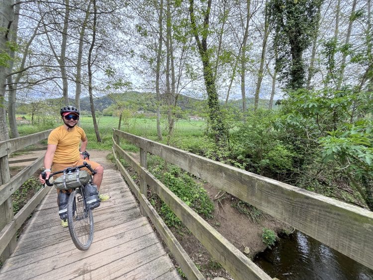 Ambiance le long de la piste cyclable, Pirinexus