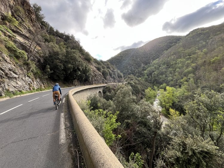Descente le long du Tech, Pirinexus