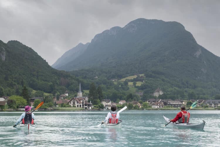 10 conseils pour choisir sa pagaie de randonnée en kayak de mer