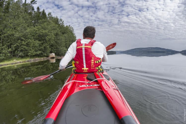 10 conseils pour choisir sa pagaie de randonnée en kayak de mer
