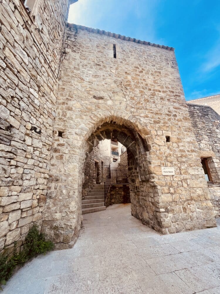 Village fortifié de charme de Saint Auban sur l'Ouvèze