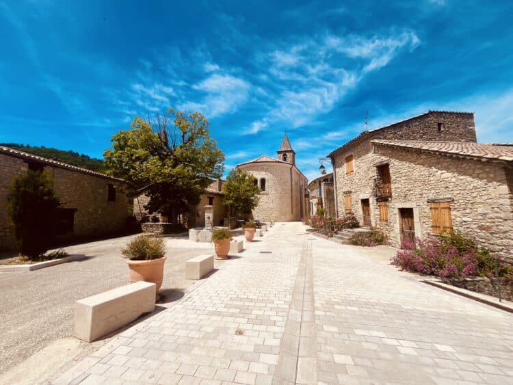 Village fortifié de charme de Saint Auban sur l'Ouvèze