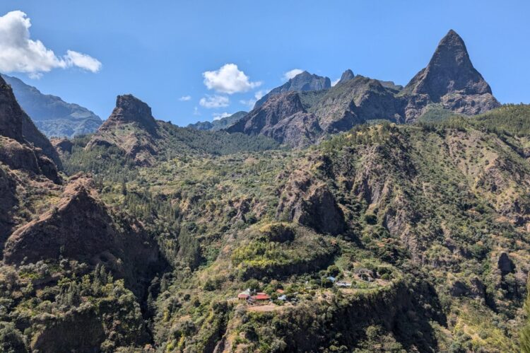 Trek à la Réunion : Direction Roche Plate