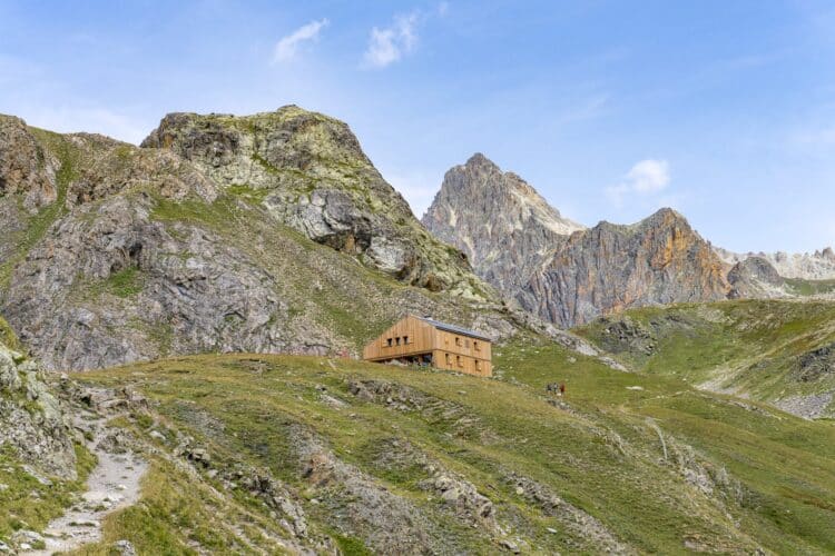 Refuge du Clot des Vaches, Cerces