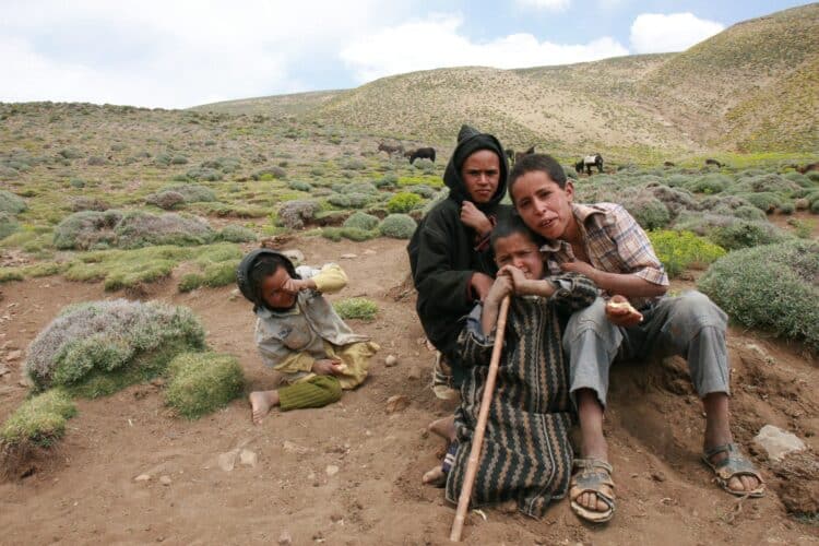 Enfants berbères, Traversée Orientale du Haut-Atlas
