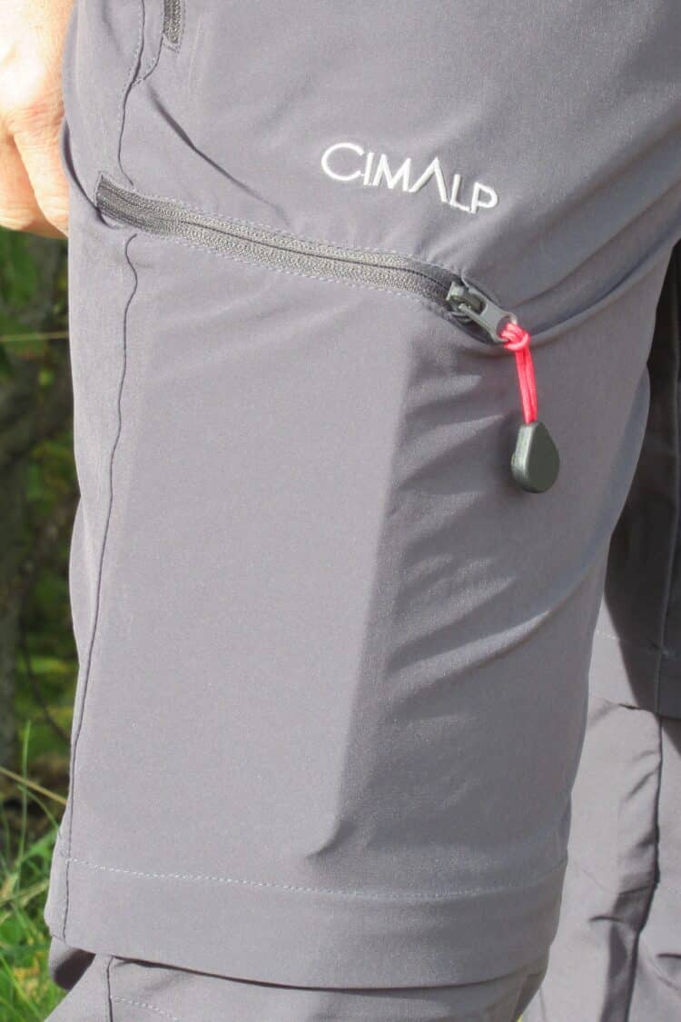 Grande poche zippée sur la cuisse du CimAlp Claret F